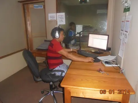 Sala de Radio Logos -  Salanpi waira wasi Logos.